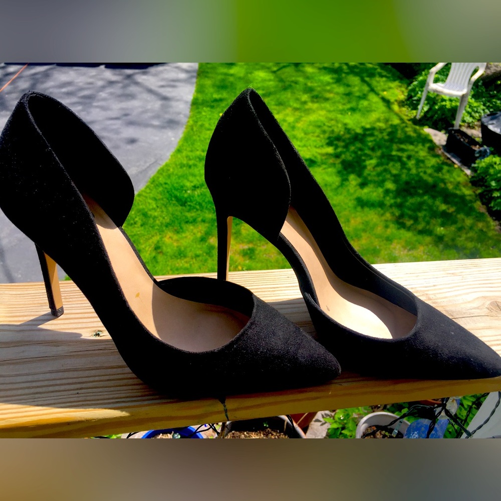 Mix no6 faux suede pump worn once indoors.